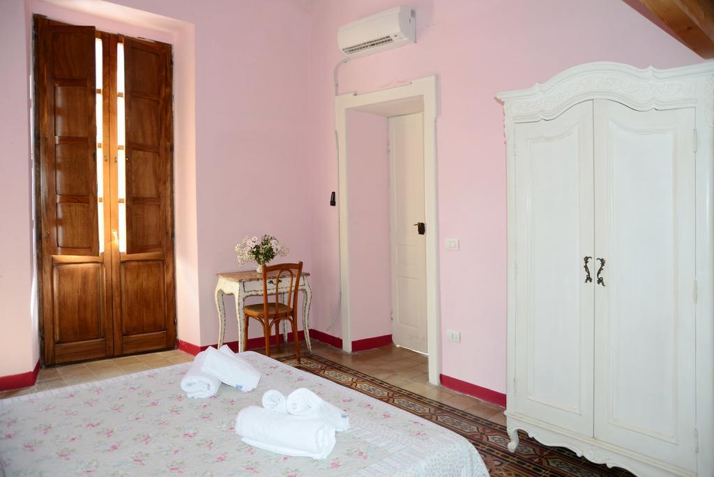 Il Corso 41 Openhouse Hotel Bosa Cameră foto